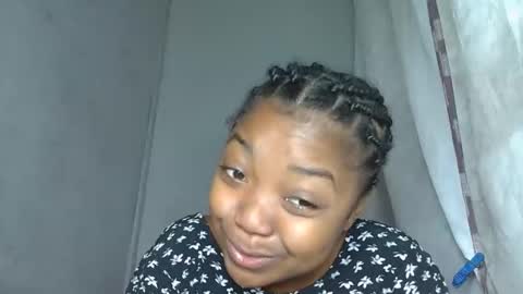 allizida01 online show from 12/19/25, 04:52