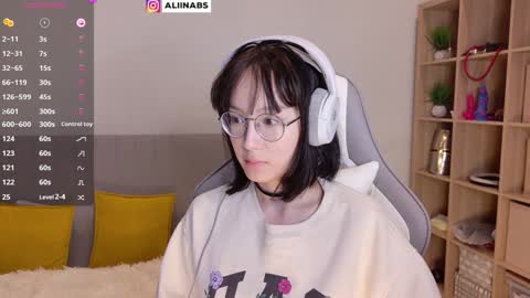 Alina online show from 02/09/25, 01:55