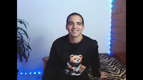 Max online show from 11/01/25, 04:53