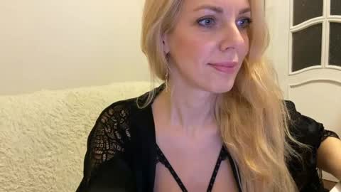 Snapshot of allmaybe chatting on 05/26/26, 06:37 Nika online show from 05/26/26, 06:37