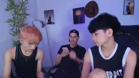Snapshot of alluring_alpha chatting on 04/22/26, 10:55 kim and josh online show from 04/22/26, 10:55