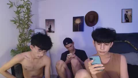 Snapshot of alluring_alpha chatting on 05/01/26, 04:17 kim and josh online show from 05/01/26, 04:17
