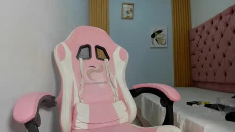 alluringangel01 online show from 10/21/25, 02:45