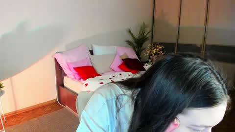 alluringeyess online show from 04/12/26, 04:34