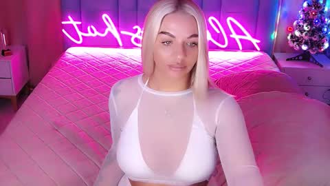 AlwaysHot online show from 12/18/25, 02:39