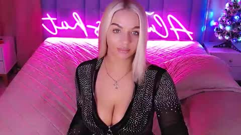 AlwaysHot online show from 12/19/25, 02:07