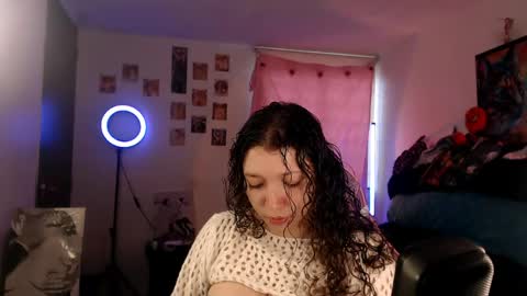 Snapshot of ally_donfort chatting on 04/29/26, 10:05 Ally online show from 04/29/26, 10:05