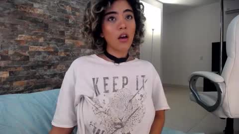 Snapshot of ally_summer chatting on 01/02/25, 12:34 ally_summer online show from 01/02/25, 12:34