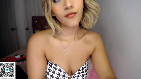 Snapshot of ally_summer chatting on 01/17/25, 10:00 ally_summer online show from 01/17/25, 10:00