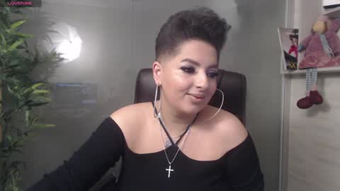 Snapshot of allyiah chatting on 12/01/24, 08:42 online show from 12/01/24, 08:42