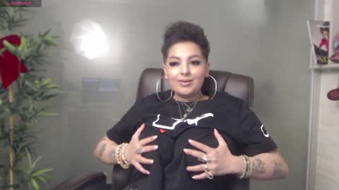 Snapshot of allyiah chatting on 12/04/24, 01:47 online show from 12/04/24, 01:47