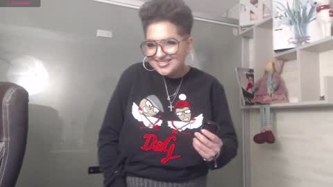 Snapshot of allyiah chatting on 12/13/24, 09:41 online show from 12/13/24, 09:41