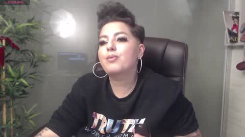 Snapshot of allyiah chatting on 12/17/24, 12:45 online show from 12/17/24, 12:45