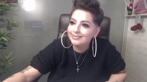 Snapshot of allyiah chatting on 12/18/24, 10:35 online show from 12/18/24, 10:35