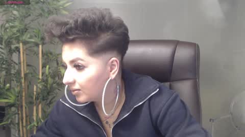 Snapshot of allyiah chatting on 12/29/24, 12:30 online show from 12/29/24, 12:30