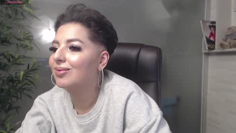 Snapshot of allyiah chatting on 01/16/25, 12:23 online show from 01/16/25, 12:23