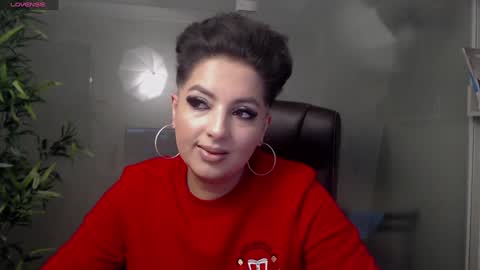 Snapshot of allyiah chatting on 01/18/25, 09:13 online show from 01/18/25, 09:13