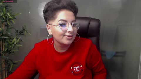 Snapshot of allyiah chatting on 01/19/25, 12:28 online show from 01/19/25, 12:28
