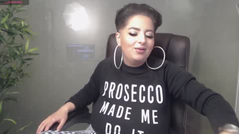 Snapshot of allyiah chatting on 01/24/25, 01:24 online show from 01/24/25, 01:24