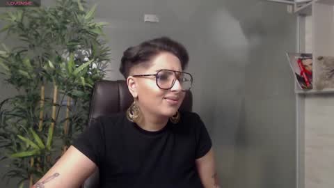 Snapshot of allyiah chatting on 02/11/25, 09:25 online show from 02/11/25, 09:25