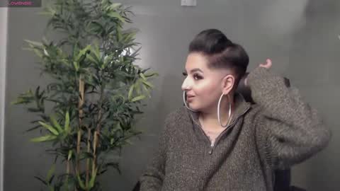 Snapshot of allyiah chatting on 02/16/25, 09:16 online show from 02/16/25, 09:16