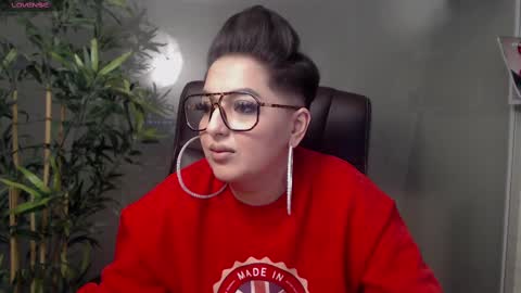 Snapshot of allyiah chatting on 02/18/25, 12:15 online show from 02/18/25, 12:15