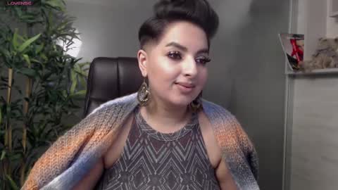 Snapshot of allyiah chatting on 02/21/25, 12:38 online show from 02/21/25, 12:38