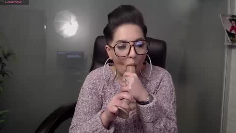 Snapshot of allyiah chatting on 02/23/25, 09:16 online show from 02/23/25, 09:16