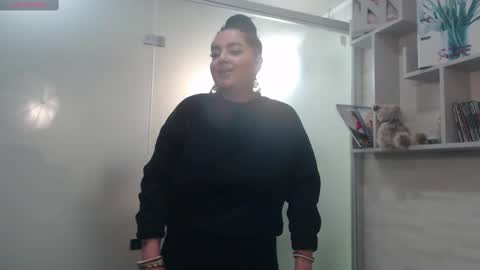 Snapshot of allyiah chatting on 03/07/25, 08:44 online show from 03/07/25, 08:44