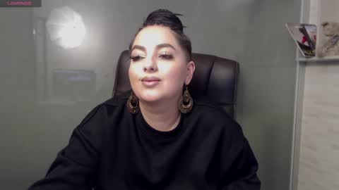 Snapshot of allyiah chatting on 03/08/25, 01:28 online show from 03/08/25, 01:28
