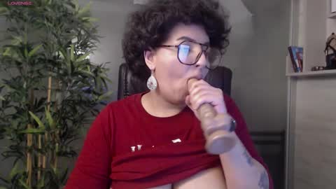 Snapshot of allyiah chatting on 09/12/25, 04:18 online show from 09/12/25, 04:18