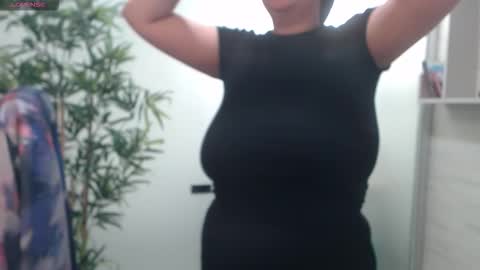 Snapshot of allyiah chatting on 09/29/25, 03:39 online show from 09/29/25, 03:39