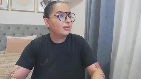 Snapshot of allyiah chatting on 03/17/26, 09:29 online show from 03/17/26, 09:29