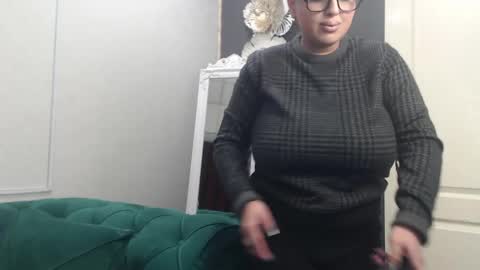 Snapshot of allyiah chatting on 04/10/26, 04:12 online show from 04/10/26, 04:12