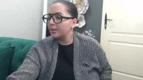 Snapshot of allyiah chatting on 04/12/26, 02:44 online show from 04/12/26, 02:44