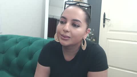 Snapshot of allyiah chatting on 04/18/26, 08:31 online show from 04/18/26, 08:31