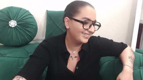 Snapshot of allyiah chatting on 04/21/26, 08:55 online show from 04/21/26, 08:55