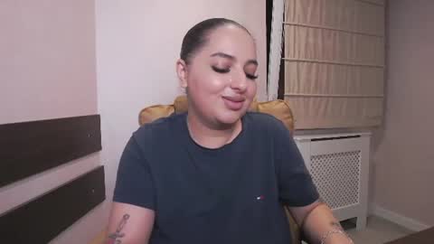 Snapshot of allyiah chatting on 06/20/26, 07:49 online show from 06/20/26, 07:49