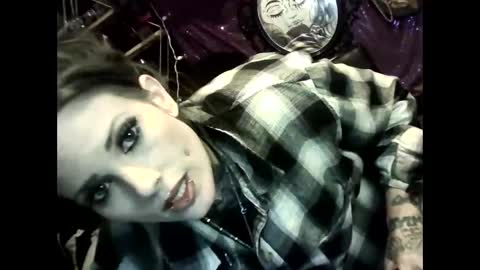 allymoon1369 online show from 04/16/26, 08:37