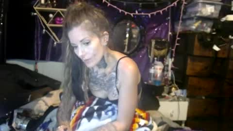 Snapshot of allymoon1369 chatting on 07/07/26, 11:31 allymoon1369 online show from 07/07/26, 11:31