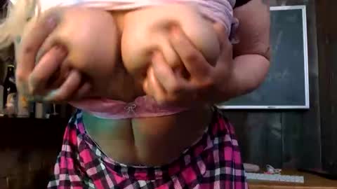 Snapshot of allys_secret chatting on 04/08/26, 07:19 Call me Ally online show from 04/08/26, 07:19