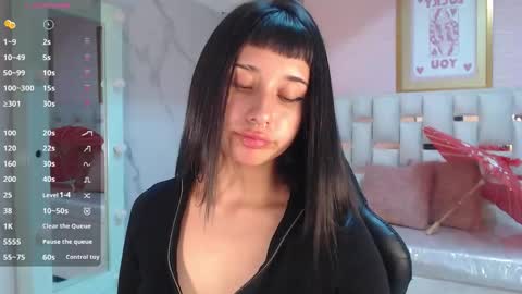 Allysa  online show from 10/18/25, 08:42