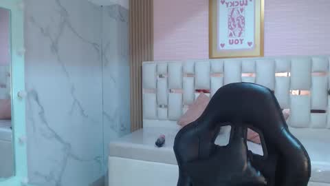 Allysa  online show from 11/10/25, 08:30