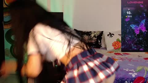 alma_art_ online show from 12/16/24, 11:50