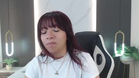 Snapshot of alma_fenix chatting on 01/10/25, 12:15 ALMA FENIX online show from 01/10/25, 12:15