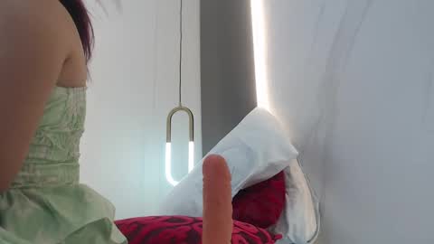 Snapshot of alma_fenix chatting on 01/11/25, 06:12 ALMA FENIX online show from 01/11/25, 06:12