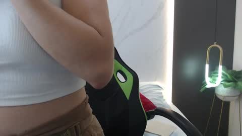 Snapshot of alma_fenix chatting on 01/17/25, 12:10 ALMA FENIX online show from 01/17/25, 12:10