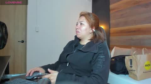 Snapshot of alma_fenix chatting on 09/30/25, 12:10 ALMA FENIX online show from 09/30/25, 12:10