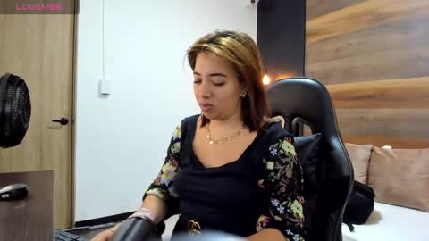 Snapshot of alma_fenix chatting on 10/07/25, 12:13 ALMA FENIX online show from 10/07/25, 12:13