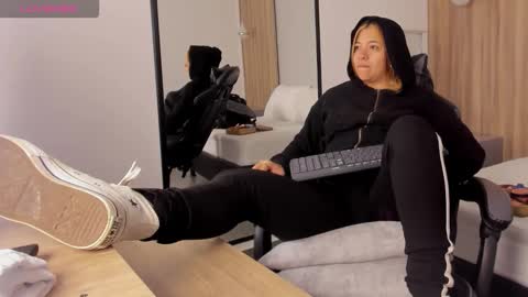 ALMA FENIX  online show from 12/05/25, 01:09